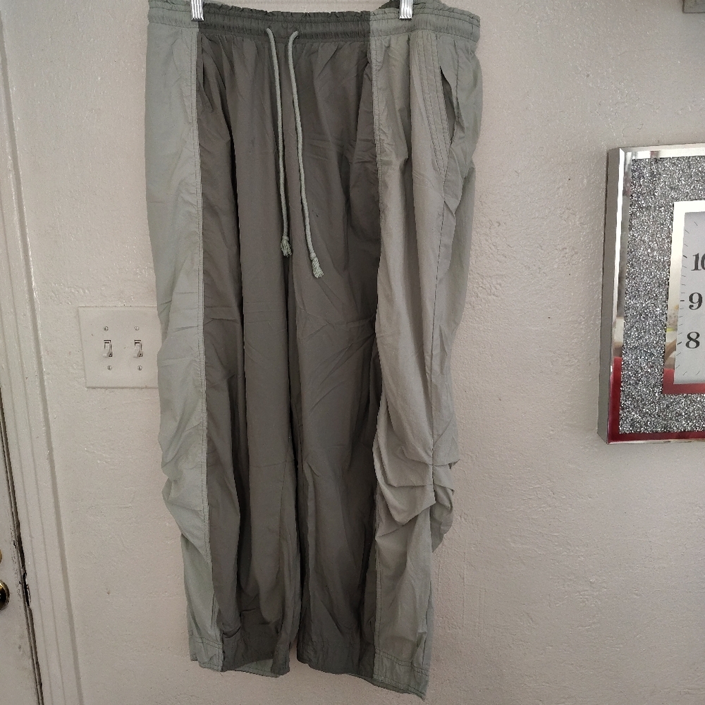 Gray Jogger Pants lightweight draw string pockets, sporty gym ready, joggers,